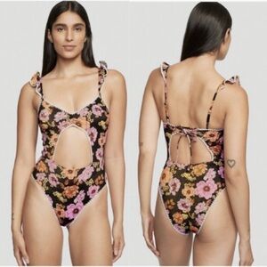 Victoria’s Secret Cutout 1 Piece Swinsuit